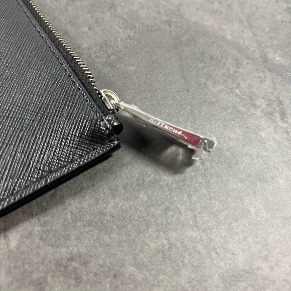 SOLD- Givenchy Iconic Pouch - Picture 4 of 5